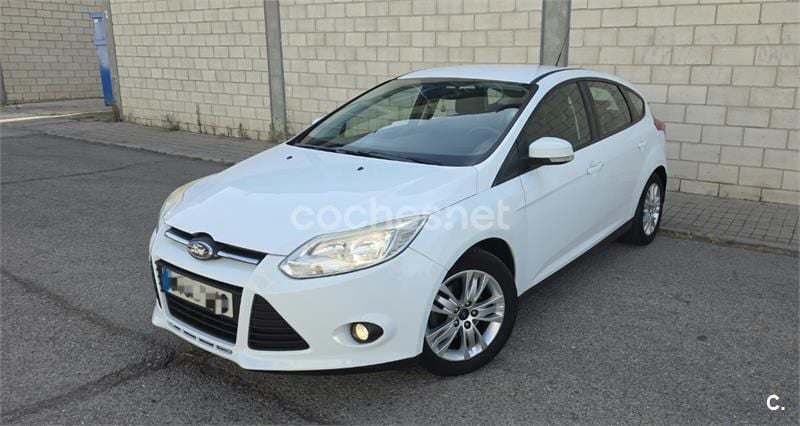 Blanco Usado 2014 Ford Focus Trend Berlina | 6590 € (Precio justo) - Imagen 1/4