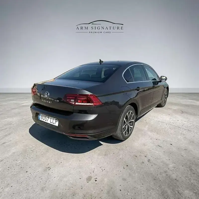 Usado VW Passat Executive 150 CV (110 kW) 2020 Gris Berlina