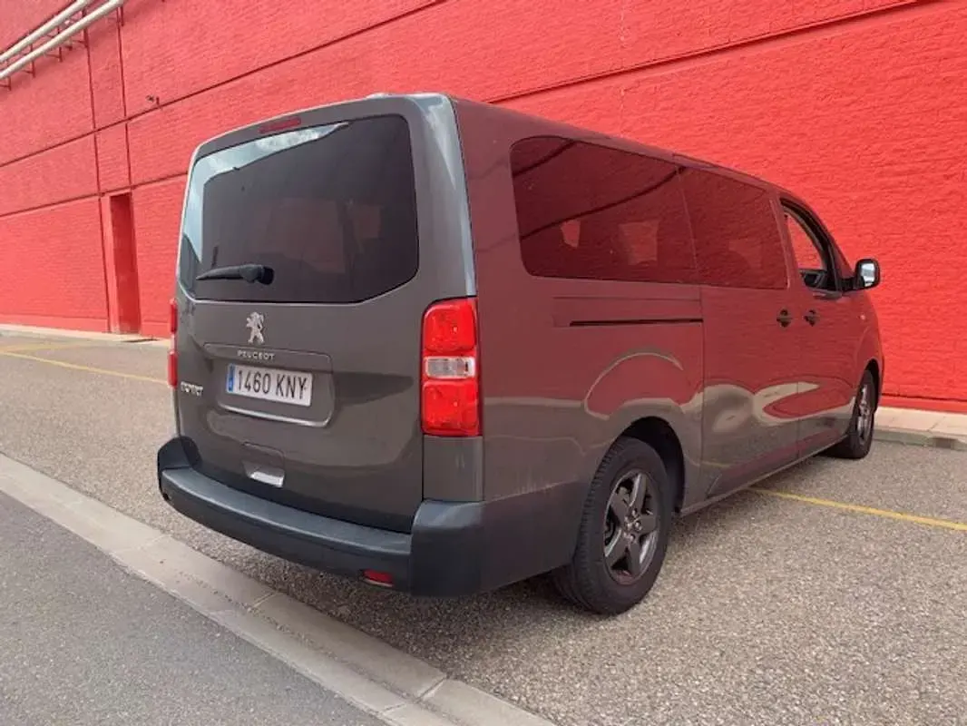 Usado Peugeot Expert S 150 CV (110 kW) 2018 Gris Van