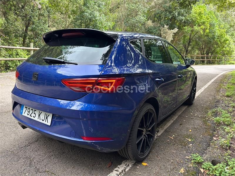 Usado Seat Leon XCELLENCE 125 CV (91 kW) 2018 Azul Berlina
