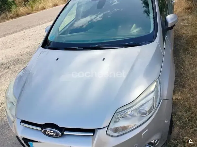 Usado Ford Focus Titanium 150 CV (110 kW) 2012 Gris / plata Berlina