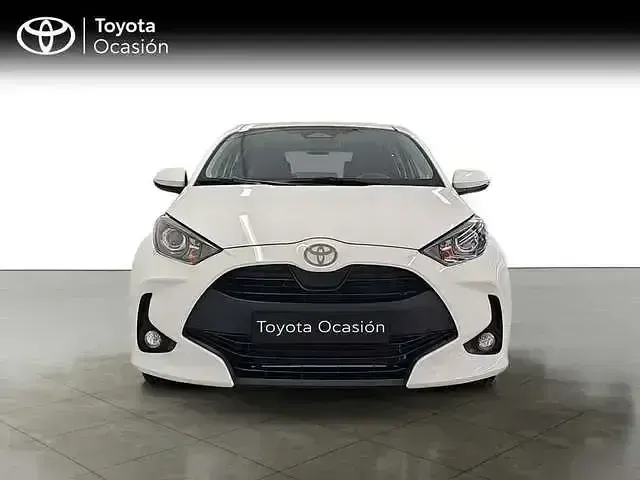 Usado Toyota Yaris Hybrid Active 116 CV (85 kW) 2025 Blanco Berlina