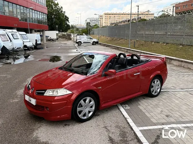 Usado Renault Mégane Cabriolet Extreme 165 CV (121 kW) 2008 Rojo Descapotable