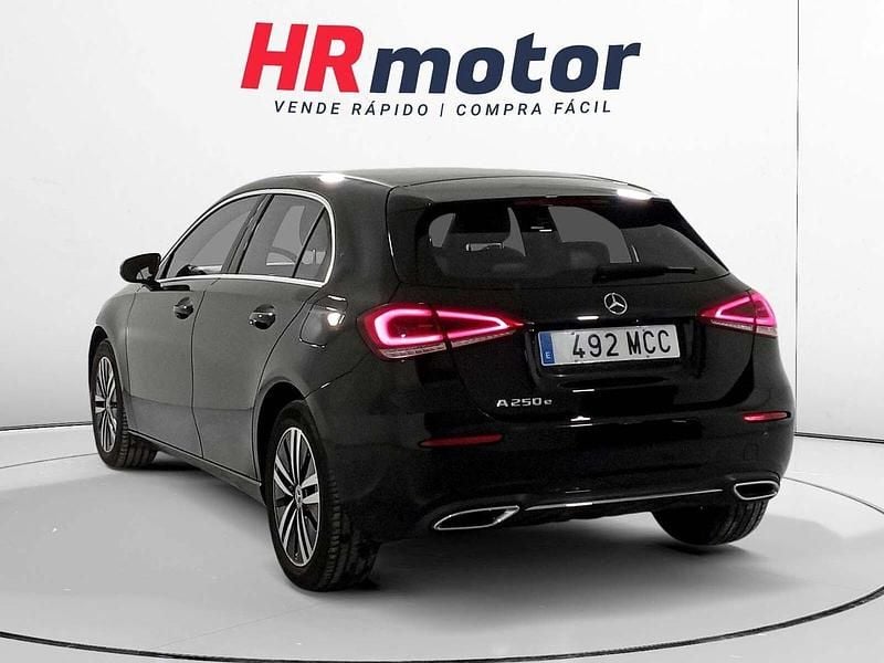 Usado Mercedes A250 218 CV (160 kW) 2022 Negro Berlina