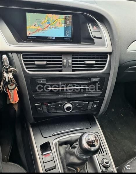 Usado Audi A4 150 CV (110 kW) 2014 Azul Familiar