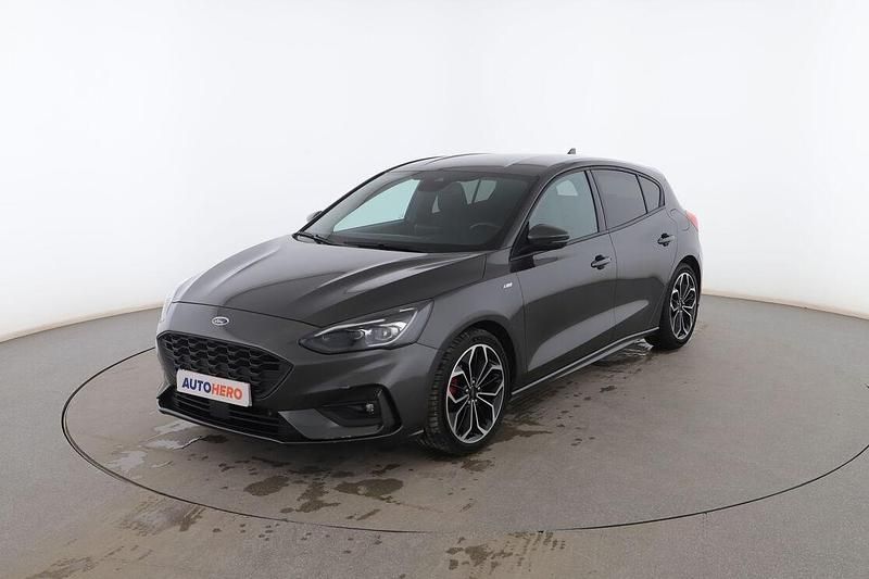 Gris Usado 2021 Ford Focus ST-Line X Utilitario | 20.599 € (Un poco caro) - Imagen 1/3
