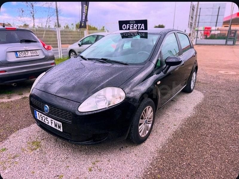 Usado Fiat Punto Dynamic 60 CV (44 kW) 2006 Negro Utilitario