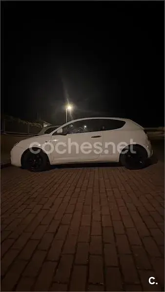 Usado Alfa Romeo MiTo Distinctive 95 CV (69 kW) 2010 Blanco Utilitario