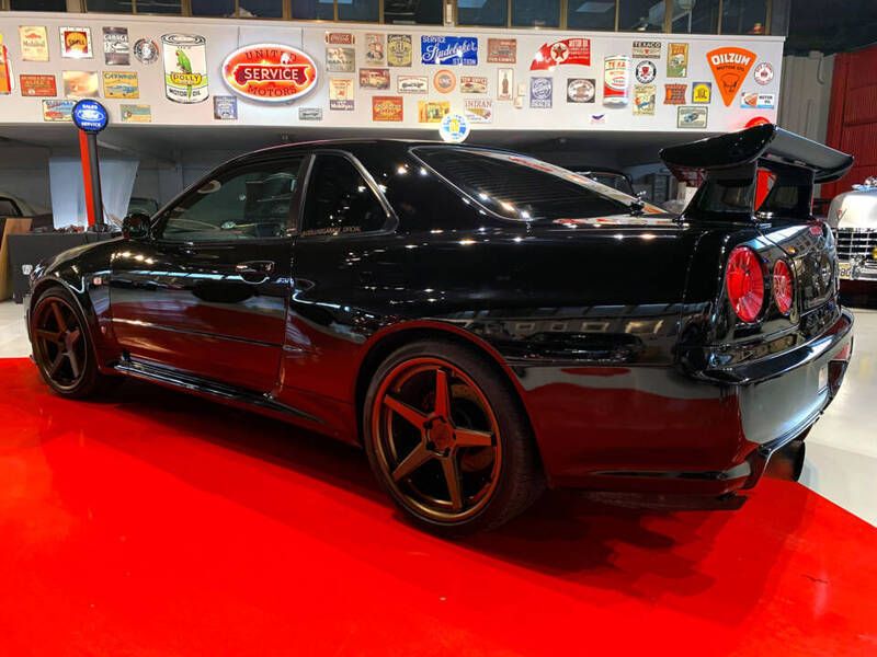 Begagnad Nissan Skyline GT 550 HK (404 kW) 1999 Svart Sportkupé