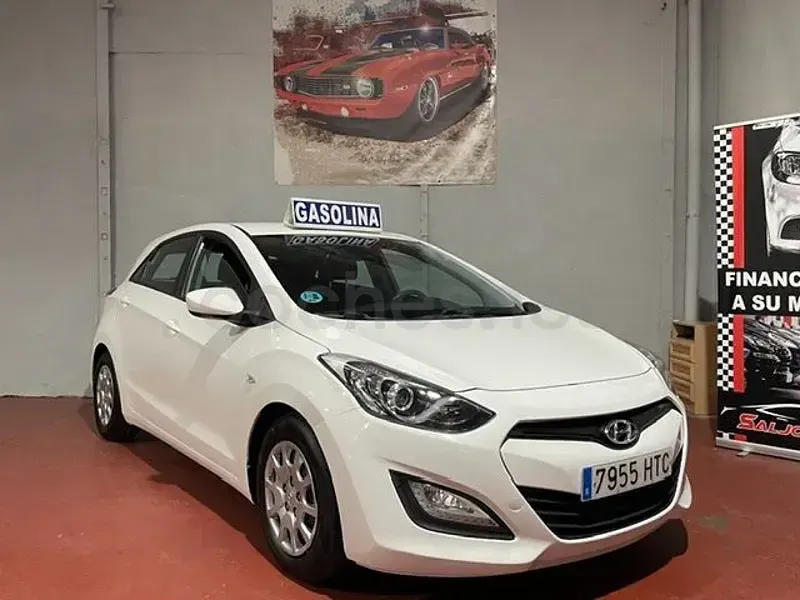 Begagnad Hyundai i30 100 HK (73 kW) 2013 Vit Sedan