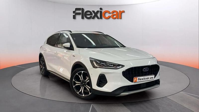 Używany Ford Focus Active 155 KM (114 kW) 2022 Biały Sedan/Limuzyna