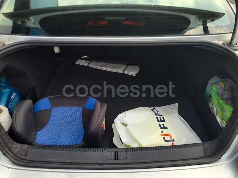 Usado VW Passat Advance 140 CV (102 kW) 2008 Gris / plata Berlina
