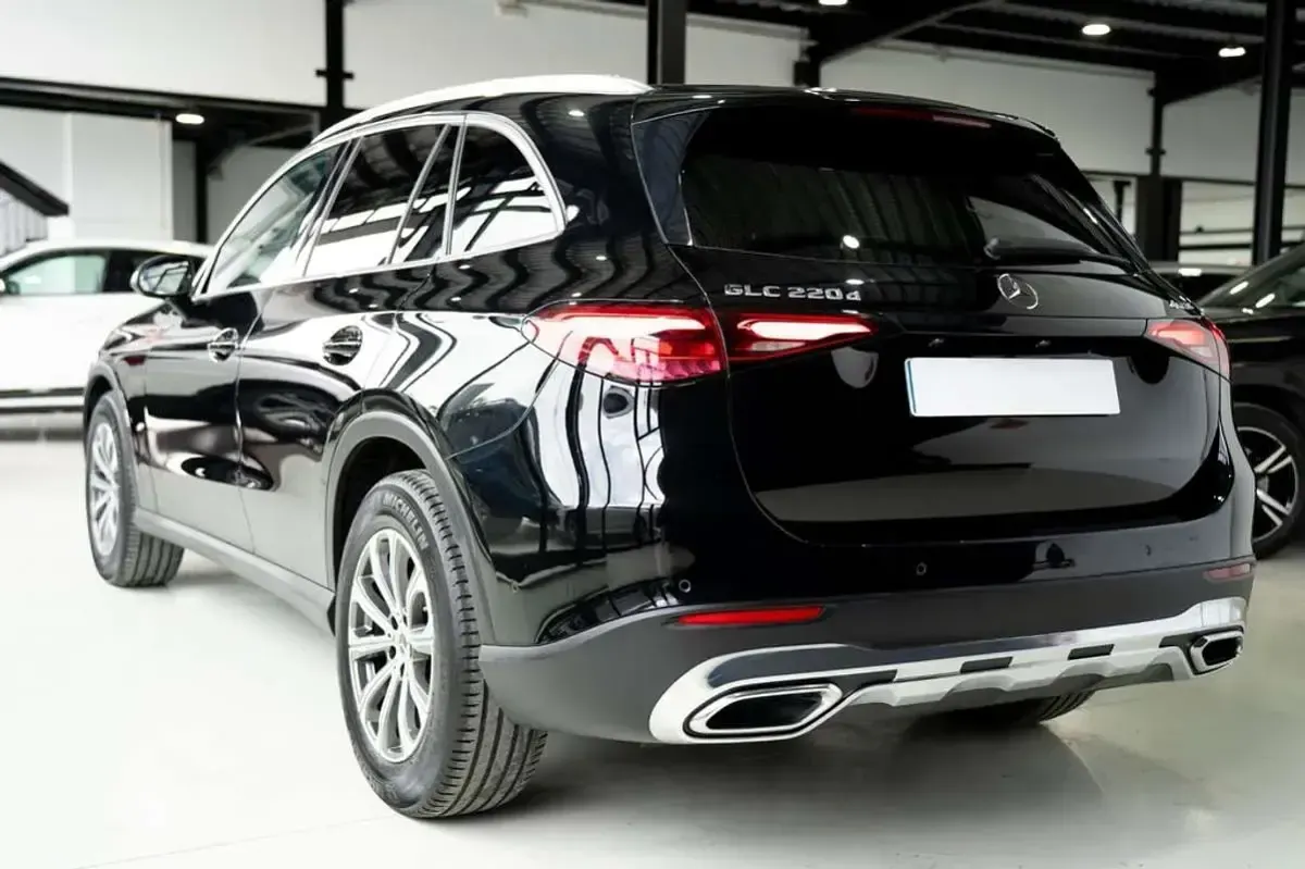 Usado Mercedes GLC220 197 CV (144 kW) 2023 Negro SUV