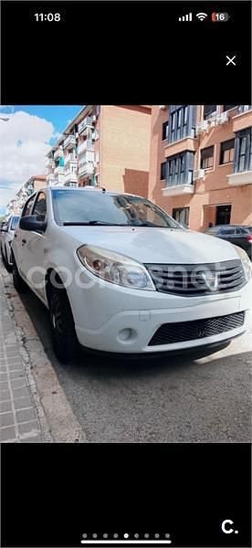 Usado Dacia Sandero Base 75 CV (55 kW) 2012 Blanco Berlina
