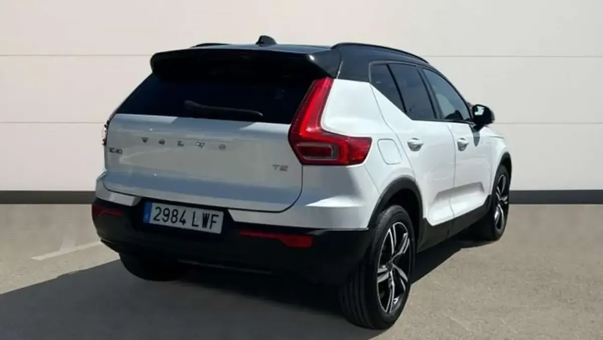 Usado Volvo XC40 R-Design 129 CV (94 kW) 2022 Blanco SUV