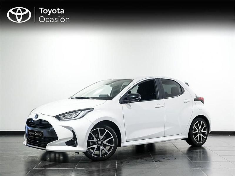 Usado Toyota Yaris Hybrid Style 116 CV (85 kW) 2021 Blanco