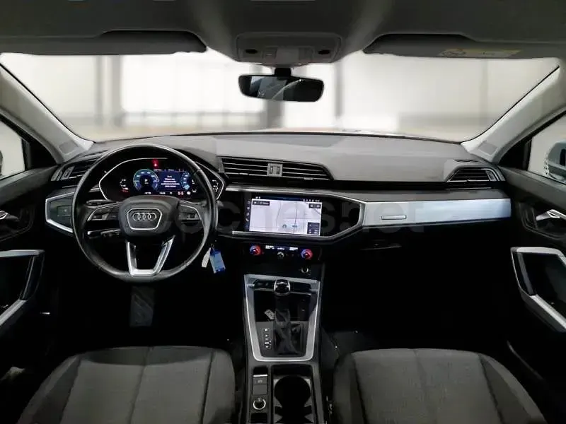Usado Audi Q3 Sportback Advanced 245 CV (180 kW) 2023 Gris / plata SUV