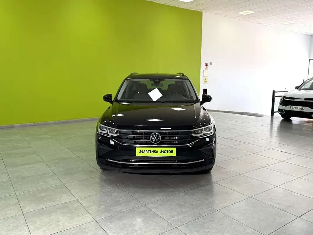 Usado VW Tiguan Life 150 CV (110 kW) 2021 Negro SUV