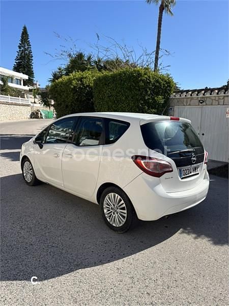 Usado Opel Meriva Excellence 110 CV (80 kW) 2014 Blanco Monovolumen