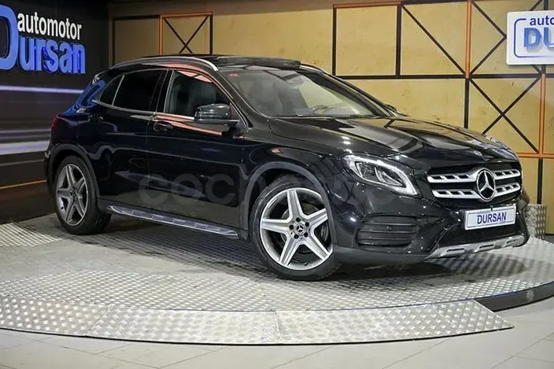 Usado Mercedes GLA220 177 CV (130 kW) 2018 Negro SUV