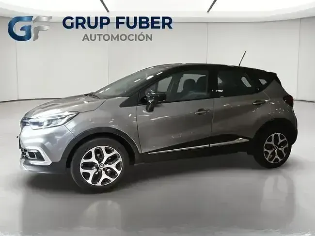 Usado Renault Captur Zen 120 CV (88 kW) 2017 Gris / plata SUV