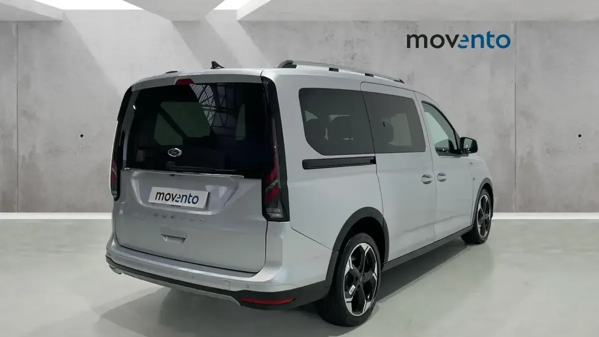 Usado Ford Tourneo Connect Active 122 CV (89 kW) 2025 Gris Monovolumen