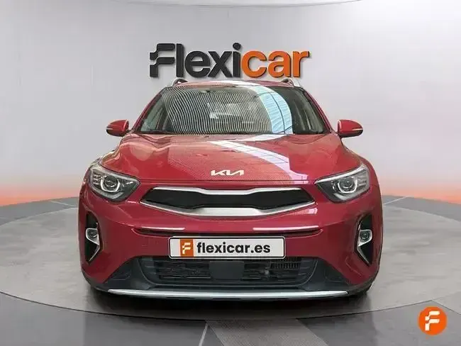 Usado Kia Stonic 100 CV (73 kW) 2024 Rojo SUV
