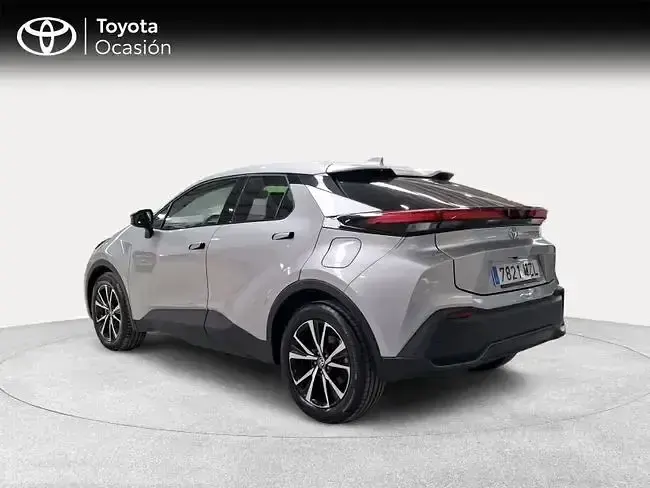 Käytetty Toyota C-HR Advance 223 HP (164 kW) 2025 Harmaa Katumaasturi