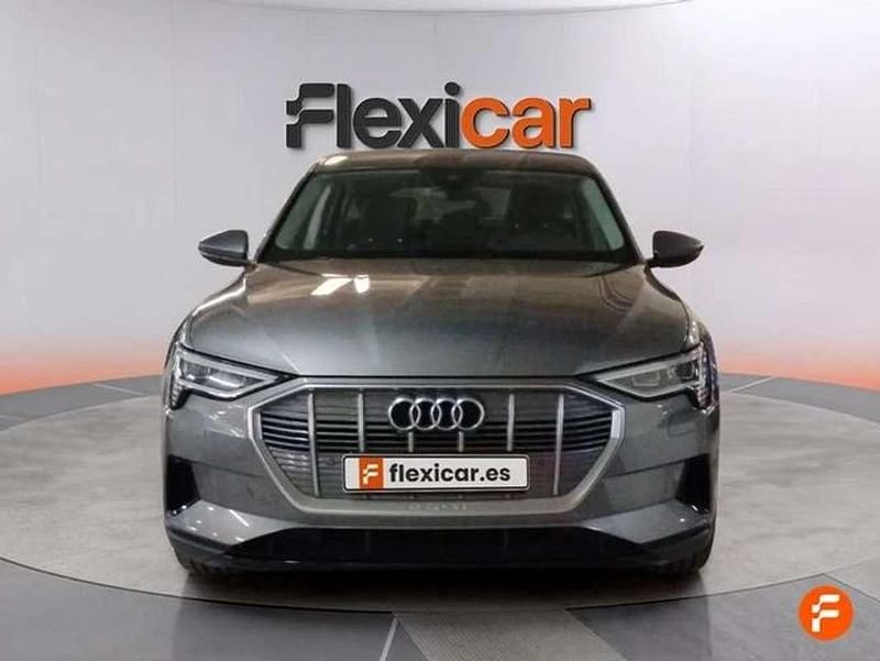 Usado Audi e-tron 230 kW (313 CV) 2021 Gris SUV
