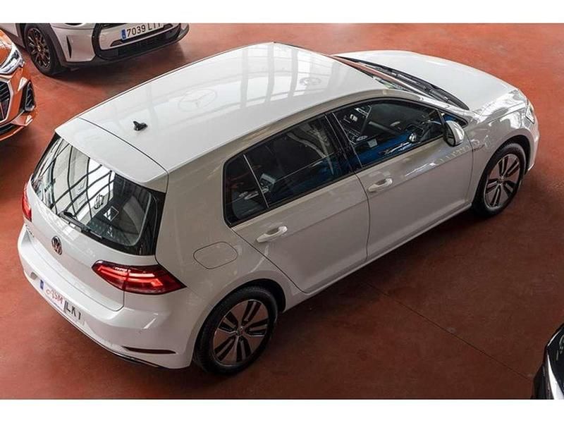 Begagnad VW e-Golf 100 kW (136 HK) 2020 Vit Halvkombi