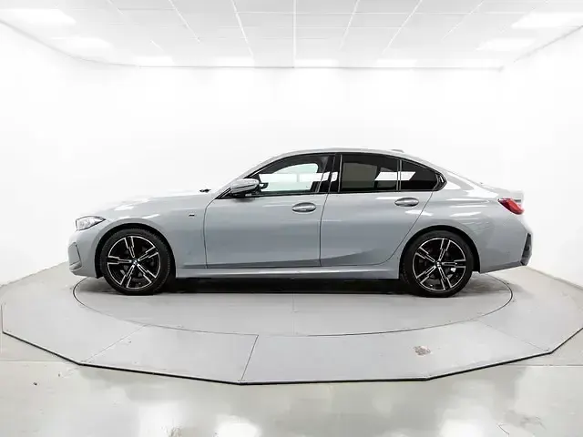 Usado BMW 320 Comfort Edition 190 CV (139 kW) 2025 Gris Berlina