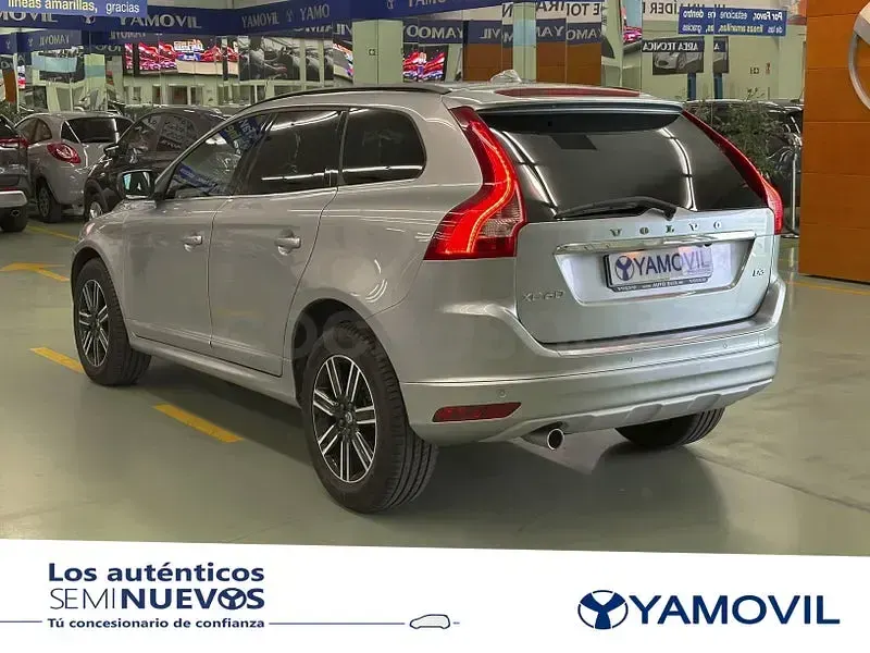 Usado Volvo XC60 Momentum 150 CV (110 kW) 2017 Gris / plata SUV