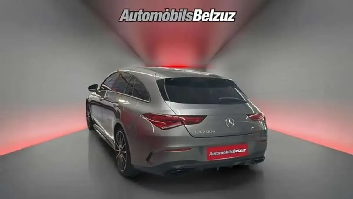 Usado Mercedes CLA200 Shooting Brake 150 CV (110 kW) 2022 Gris Familiar
