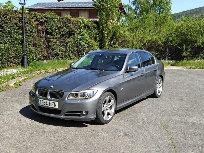 Usado BMW 318 143 CV (105 kW) 2011 Gris / plata Berlina