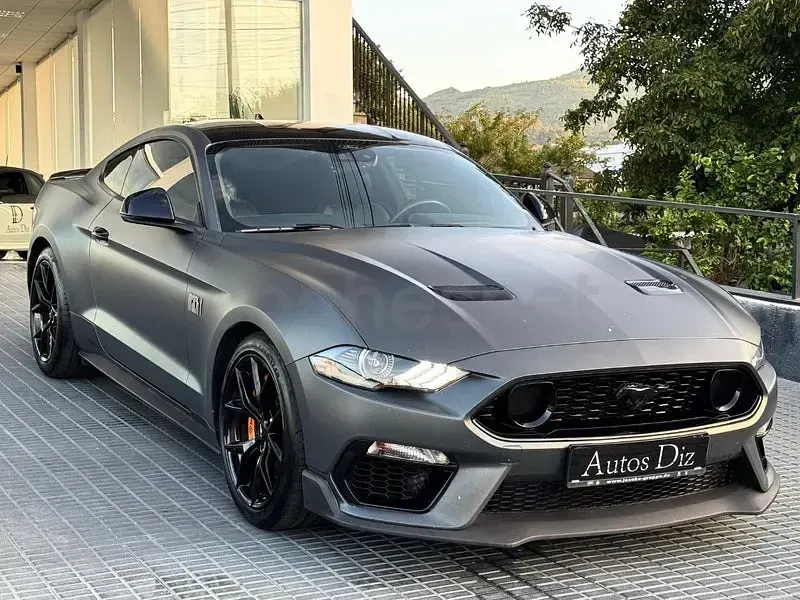 Usado Ford Mustang 459 CV (337 kW) 2021 Gris / plata Coupe