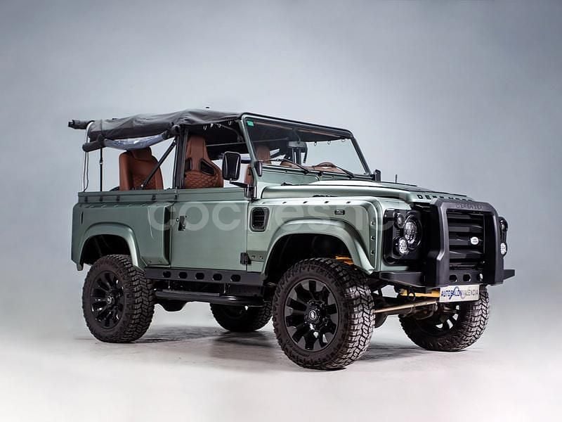 Verde Usado 2011 Land Rover Defender SE SUV | 59.900 € - Imagen 1/4