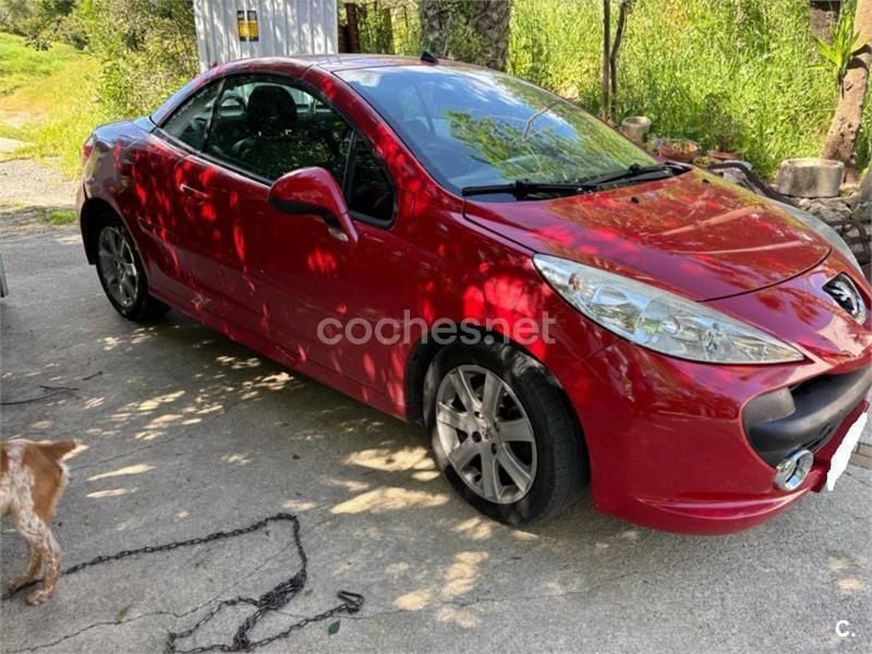 Usado Peugeot 207 CC 120 CV (88 kW) 2007 Rojo Descapotable