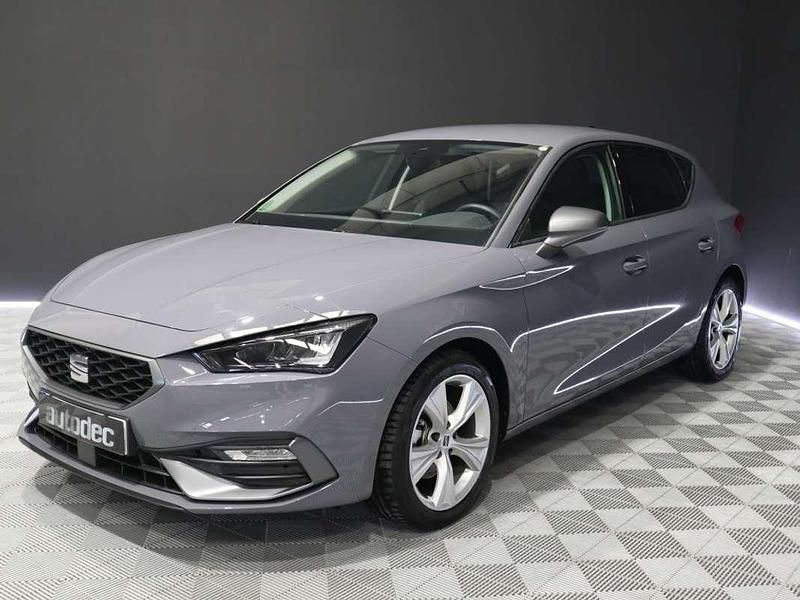 Usado Seat Leon FR 150 CV (110 kW) 2024 Gris Utilitario