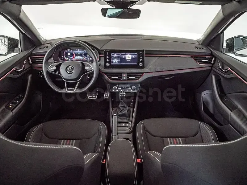 Usado Skoda Scala Monte Carlo 115 CV (84 kW) 2024 Blanco Utilitario