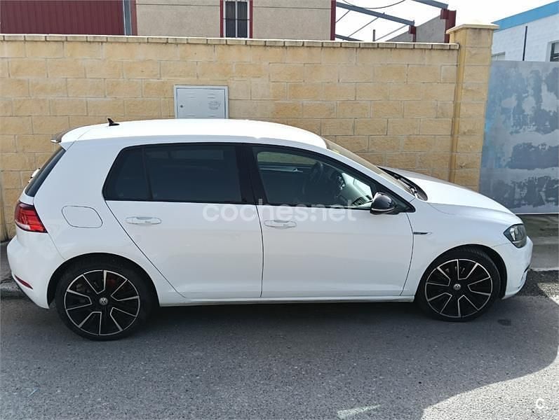 Usado VW Golf VII Advance 115 CV (84 kW) 2018 Blanco Berlina
