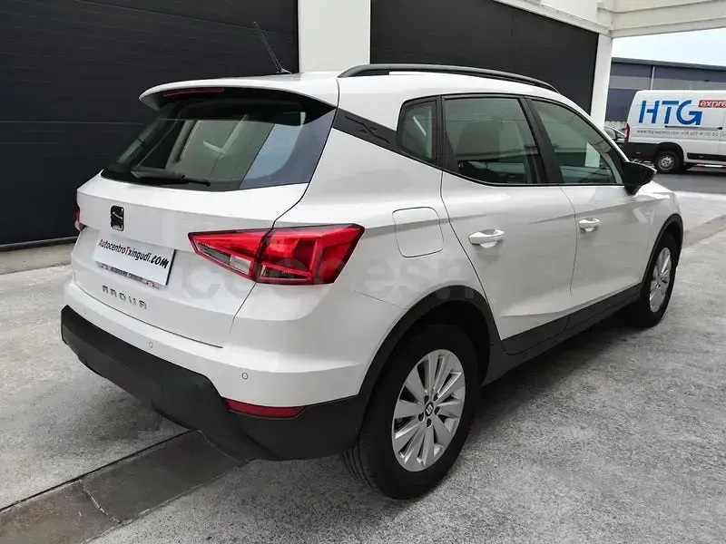Usado Seat Arona Style 110 CV (80 kW) 2021 Blanco SUV