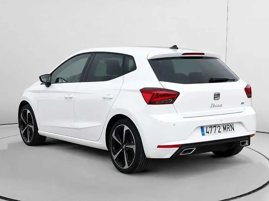 Usado Seat Ibiza FR 150 CV (110 kW) 2024 Blanco Utilitario