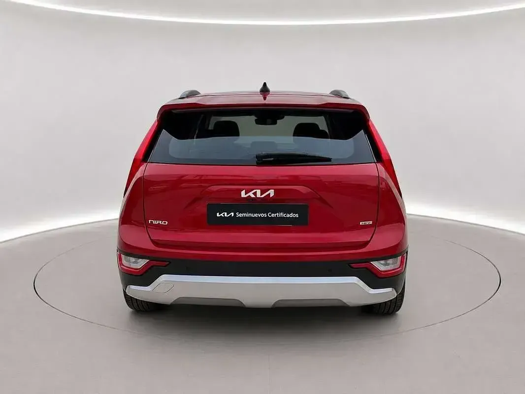 Usado Kia Niro 129 CV (94 kW) 2025 Rojo SUV
