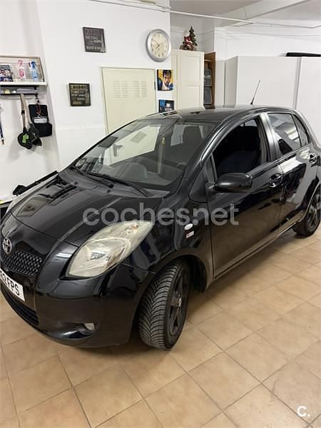 Negro Usado 2007 Toyota Yaris Berlina | 4600 € (Precio justo) - Imagen 1/4