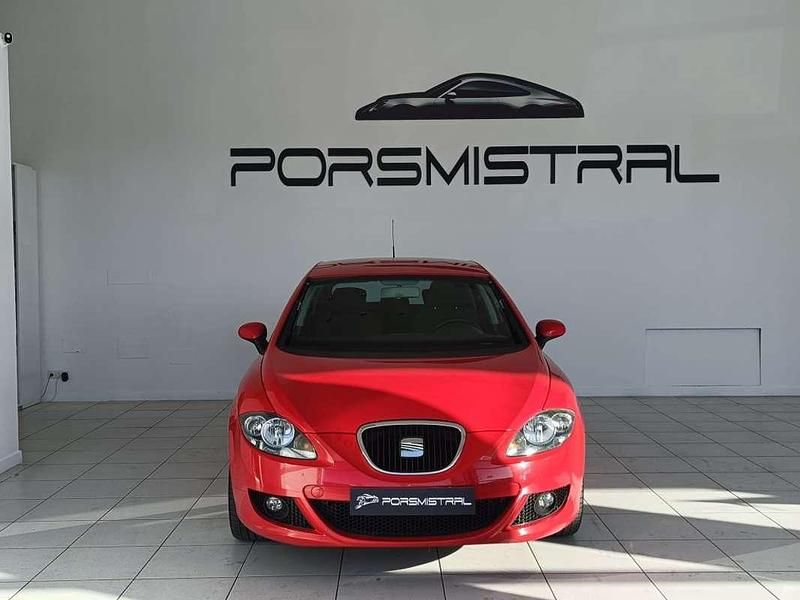 Usado Seat Leon Sport 140 CV (102 kW) 2009 Rojo Utilitario