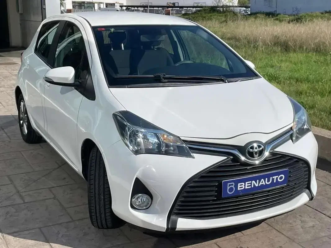 Usado Toyota Yaris Active 69 CV (50 kW) 2017 Blanco Utilitario