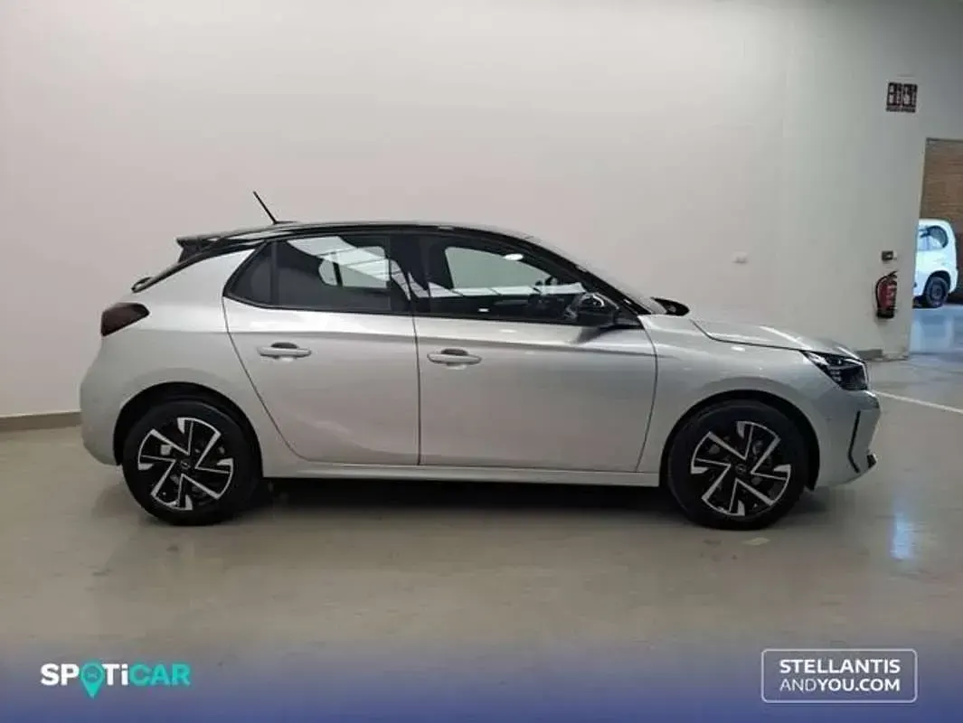 Usado Opel Corsa 101 CV (74 kW) 2025 Plateado Utilitario