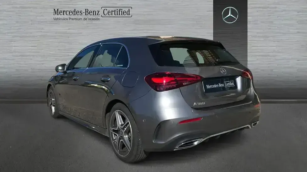 Usado Mercedes A180 136 CV (100 kW) 2025 Gris