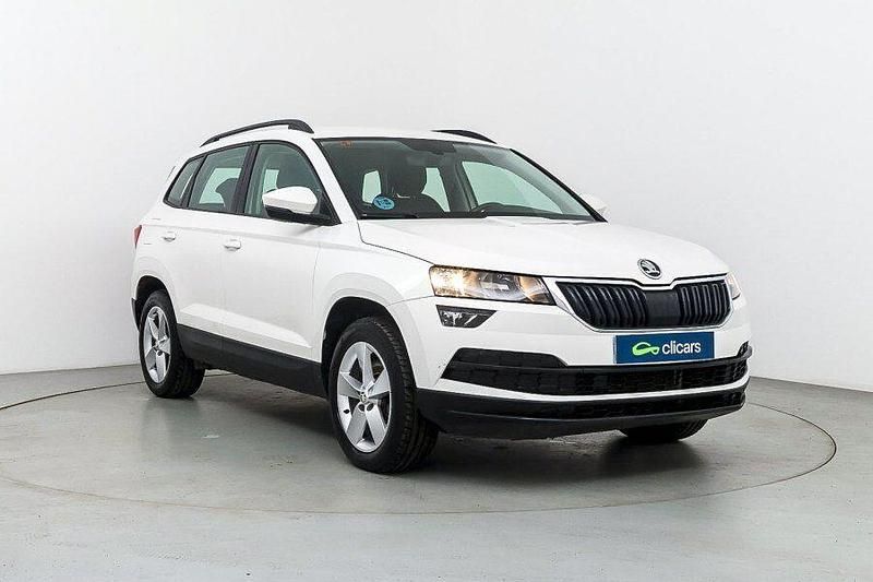 Usado Skoda Karoq Ambition 150 CV (110 kW) 2021 Blanco SUV