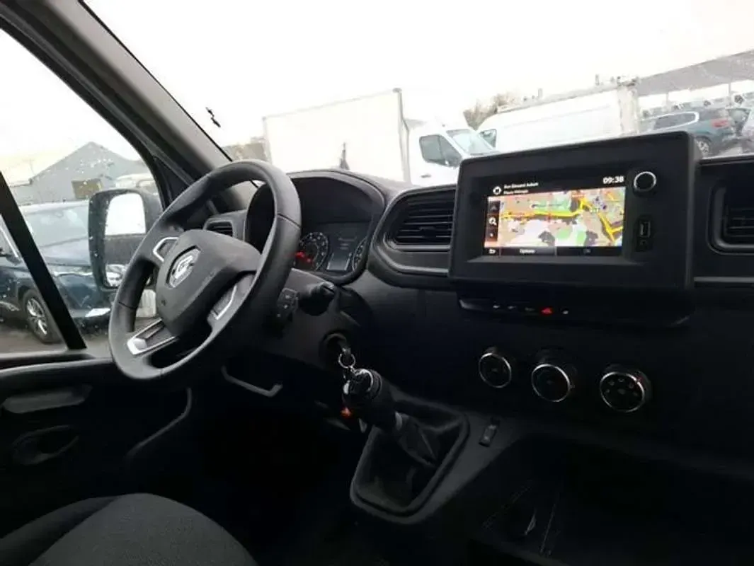 Usado Renault Master 145 CV (106 kW) 2024 Blanco Monovolumen